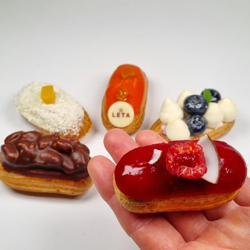 Himbeer-Kokos Mini-Éclair