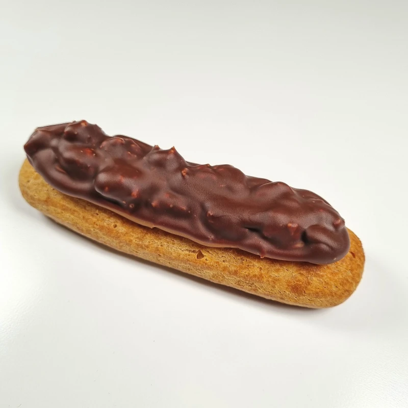 Erdnuss-Karamell Éclair