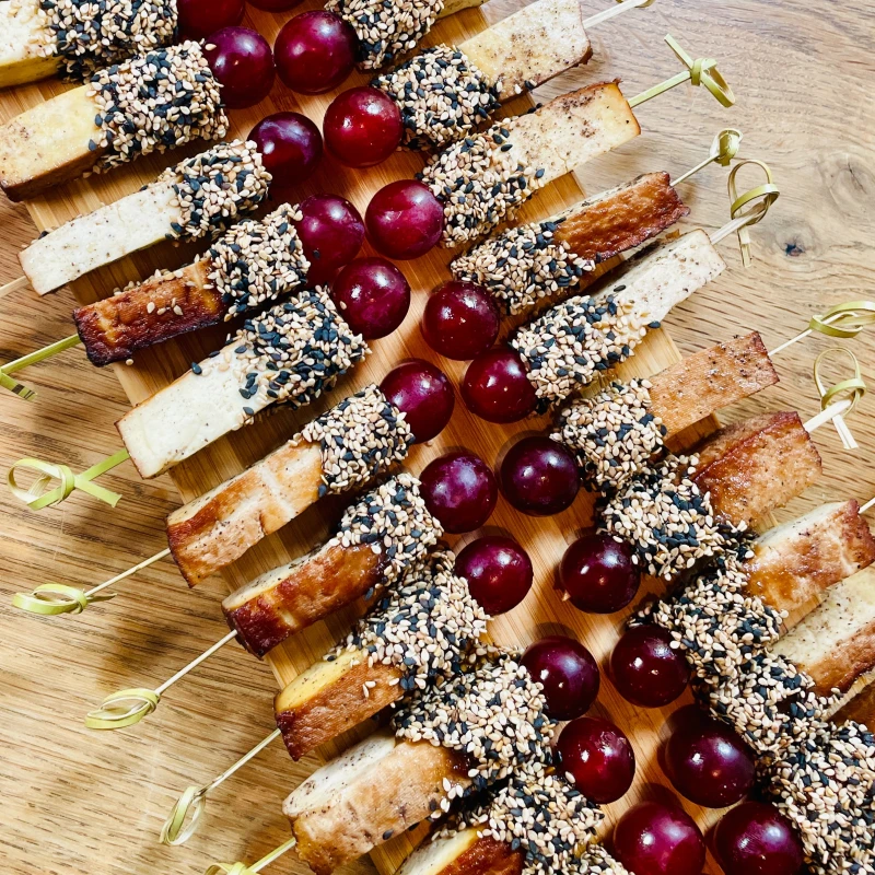 Tofu-Sesam-Spieße