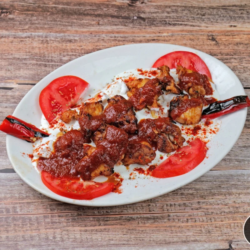Yogurtlu Tavuk Sis - Hähnchenspieße auf Joghurt