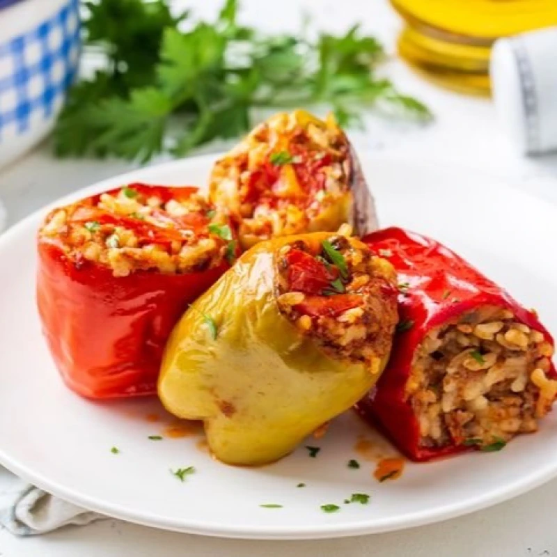 Gefüllte Paprikaschote mit Reis und Rinderhackfleisch glutenfrei...