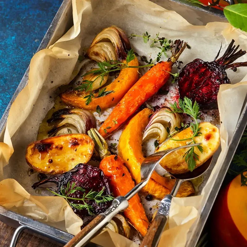 Buffet - gegrilltes Gemüse, knusprig gratiniert mit Chimi-Churri-Sauce
